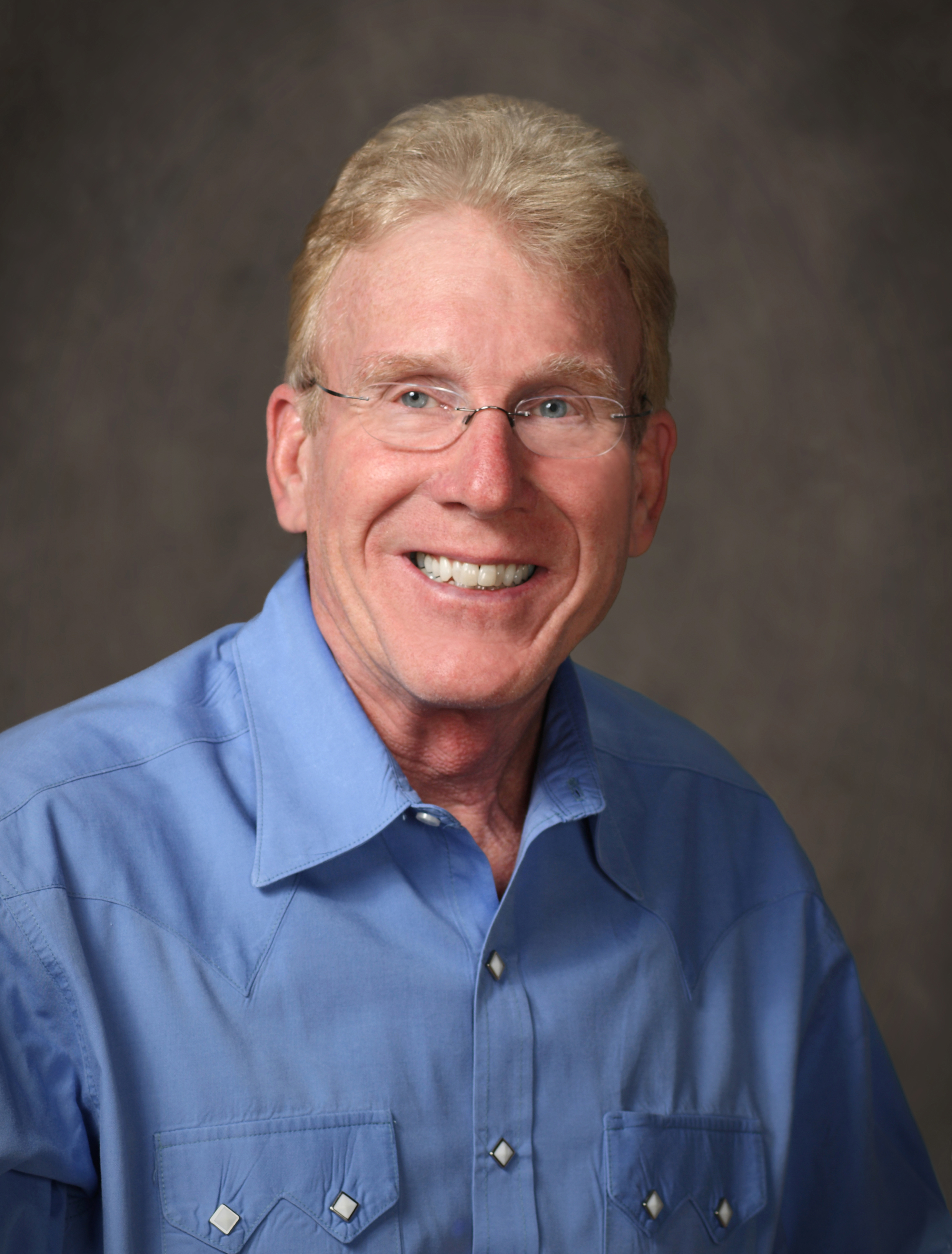 Dr. Robert Hunter honored with AANA service award